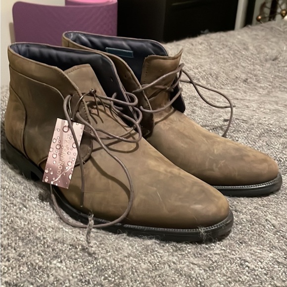 Men’s shoes. Nike Air. Brand new. Never worn. Waterproof. Size 9. - Picture 3 of 3